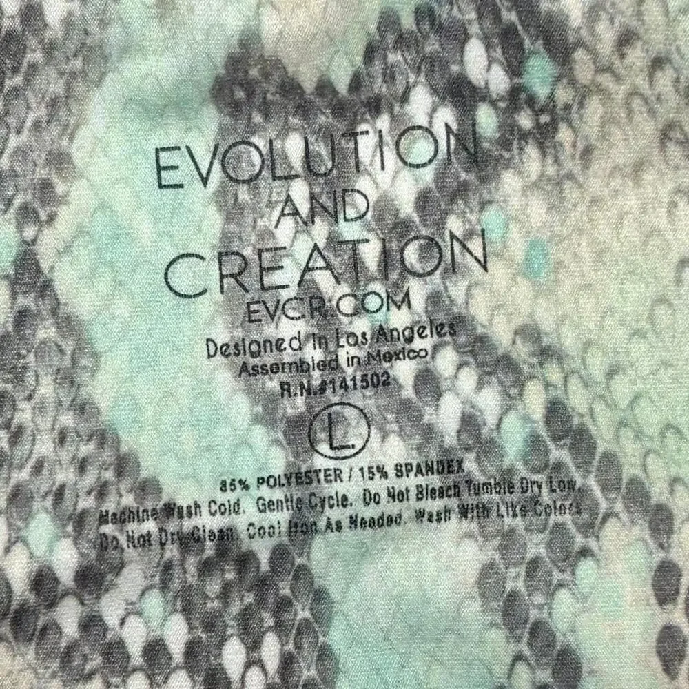 Evolution and creation snake print capri leggings - Picture 3 of 3